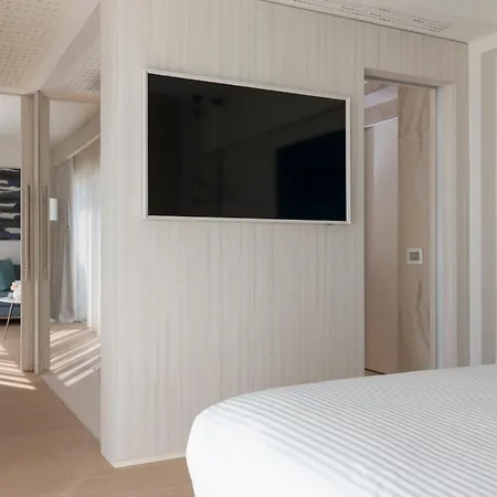 Отель Atlantic & 4*