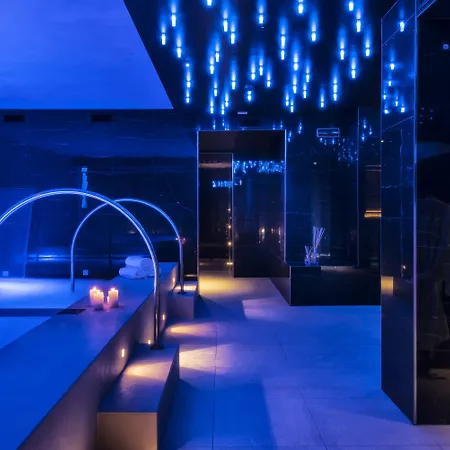 Atlantic & 4*