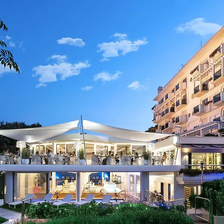 Atlantic & Отель Риччоне